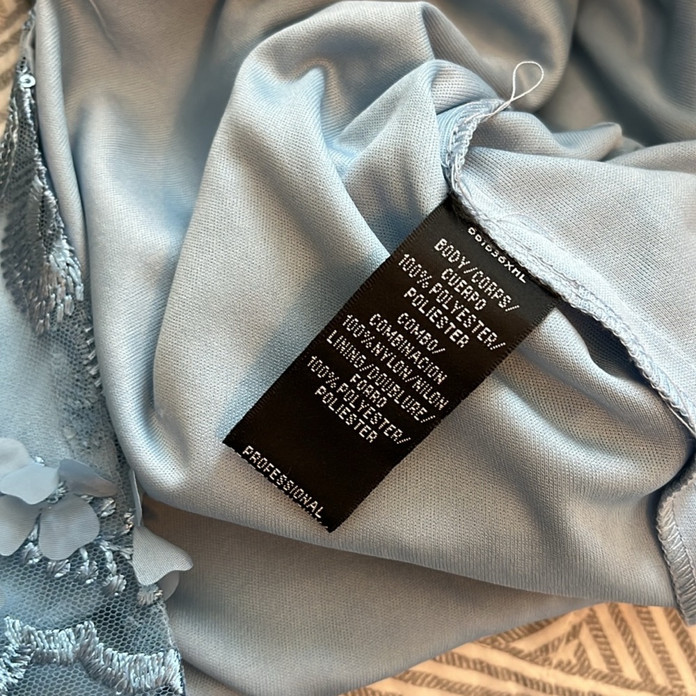 Carmen Marc Valvo Women's Fancy Dress - Picture 10 of 14